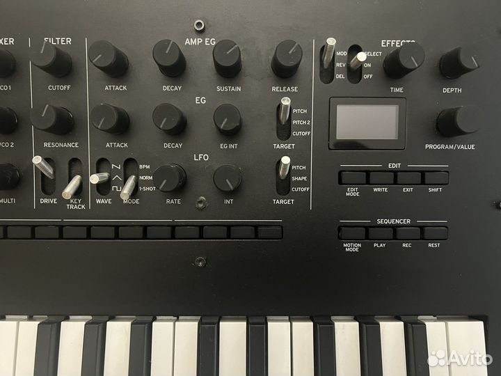 Синтезатор Korg Minilogue XD