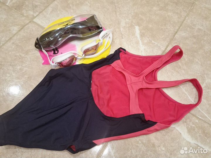 Для бассейна купальник, очки, шапочка Joss