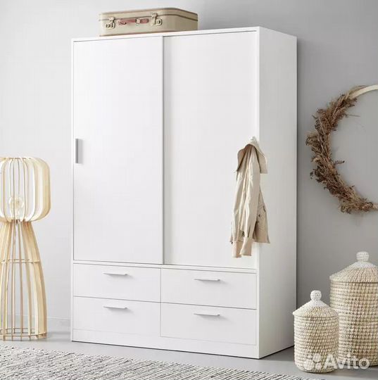 Шкаф двухстворчатый белый с ящиками - новый