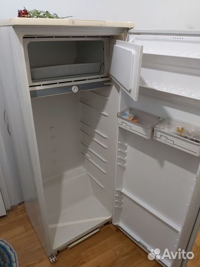 Холодильник бирюса 6С-1