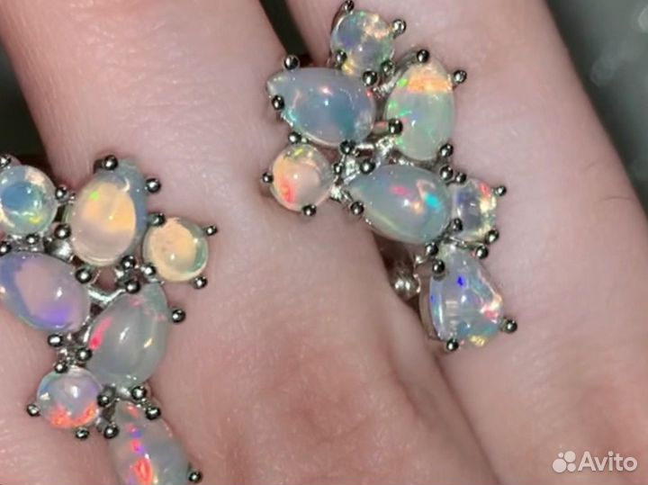 Серебряные серьги с опалами