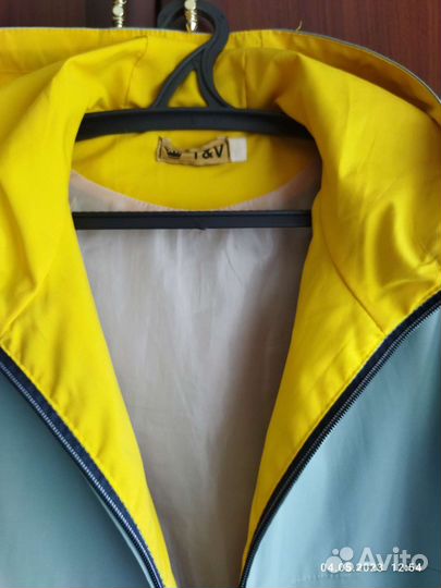 Ветровка женская