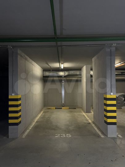 Машиноместо, 18 м²