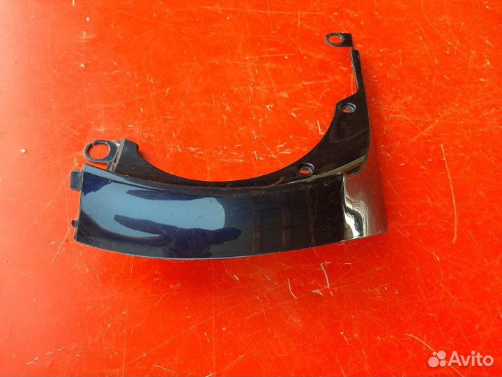 Накладка крышки багажника правая Toyota Rav4