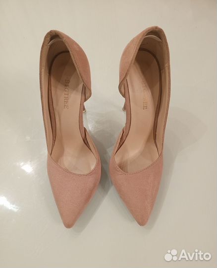 Туфли с острым носом