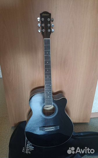 Акустическая гитара