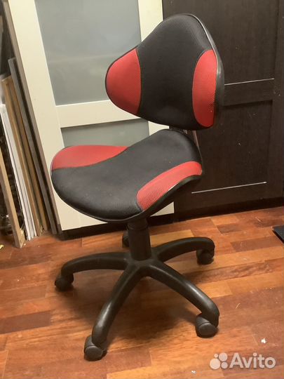 Компьютерное кресло
