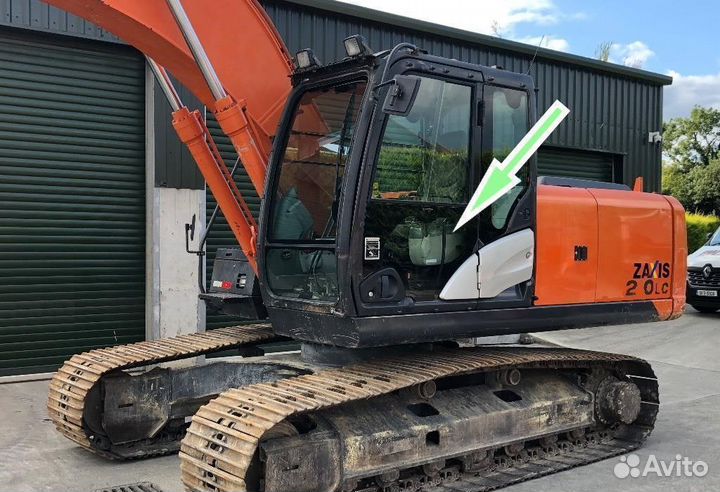 Стекло дверное нижние левое Hitachi Zaxis 200 5G