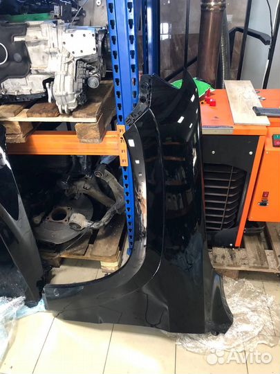 Крыло переднее левое Jeep Wk2 SRT