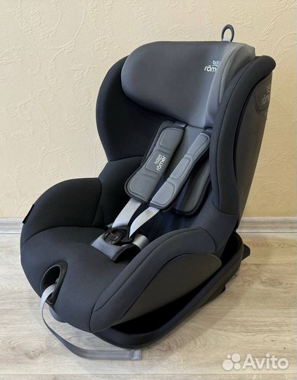 Britax Romer trifix2 i-size (Цвет Storm Grey)