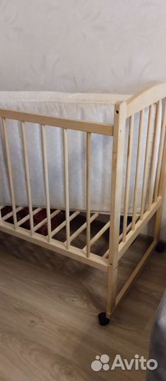 Детская кроватка