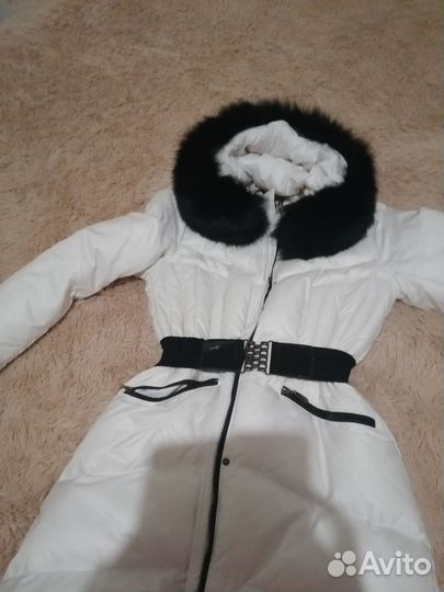 Пуховик женский с капюшоном р.46 белый