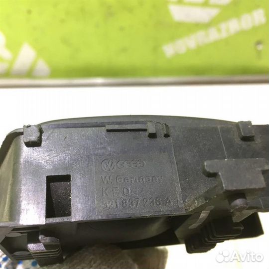 Ручка двери передней внутренняя правая Фольксваг