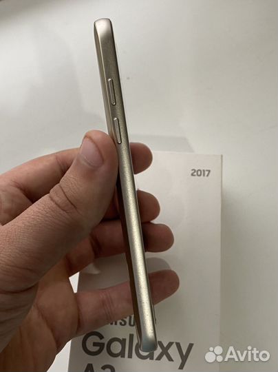 Samsung Galaxy A3 (2017) SM-A320F/DS, 2/16 ГБ