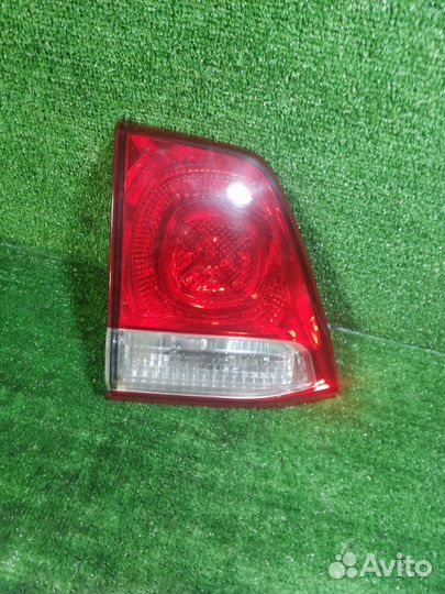 Фонарь внутренний задний левый Toyota Land Cruiser
