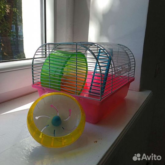 Клетка для грызунов небольшая с причиндалами