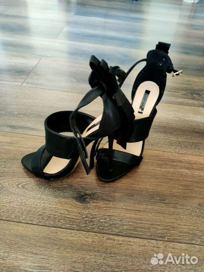 Новые босоножки 36 размер