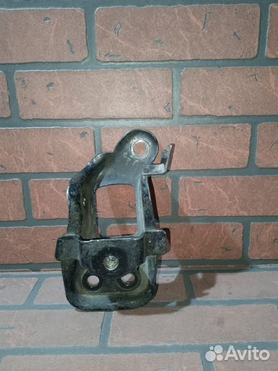 Крепление subaru legacy BP5 RR/LH