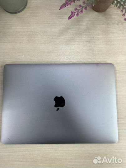 Macbook pro 13 m1/8/256gb A2338 полоса