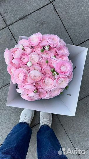 Букеты ранункулюс