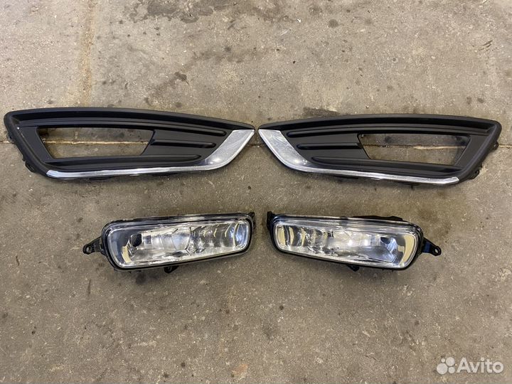 Передние туманки Focus 3 рестайлинг с окантовками