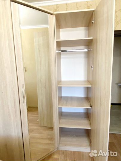 Шкаф угловой