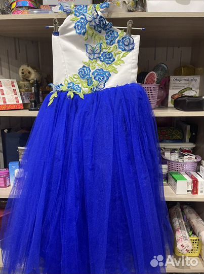 Платье праздничное