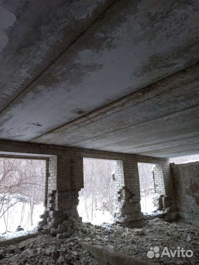 Часть постройки на разбор