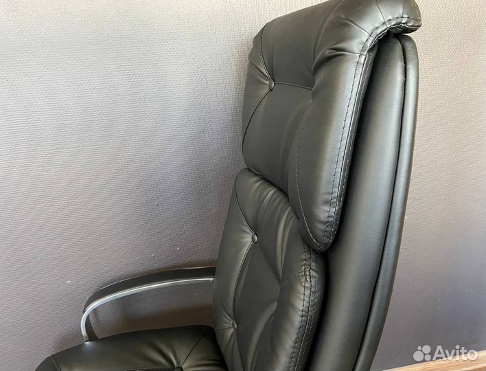 Компьютерное кресло. Кресло руководителя