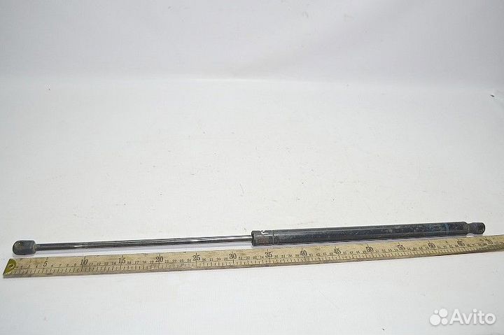 Амортизатор верхней решетки радиатора scania R-ser