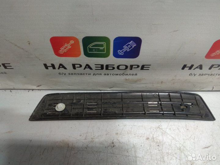 Накладка на порог внутренняя задняя левая Toyota