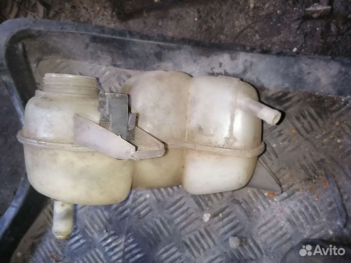 Расширительный бачок Opel Astra f