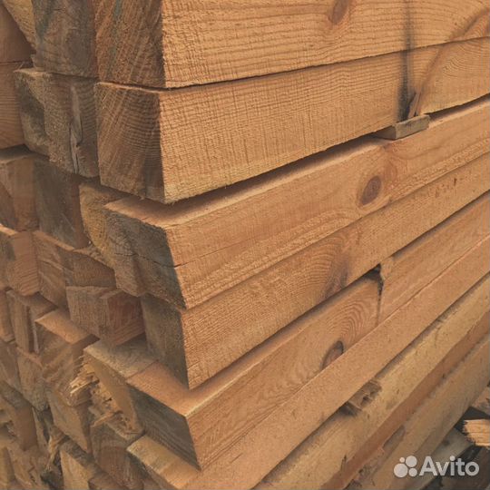 Наружные постройки с досками из лиственницы