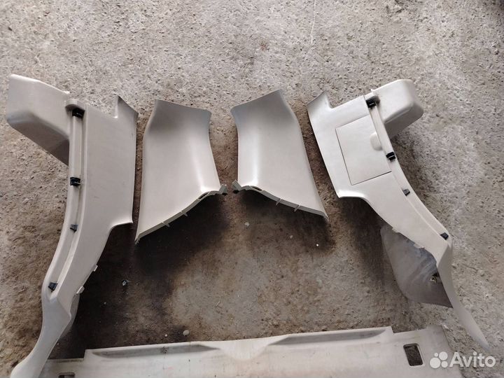 Обшивка отсека багажника Honda Avancier TA3