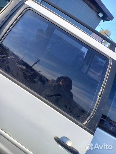 Стекло задней левой двери volkswagen шаран