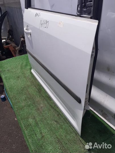 Дверь передняя правая Volkswagen Caddy 04-15
