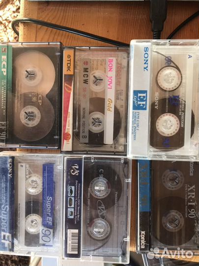 Аудиокассета с записями