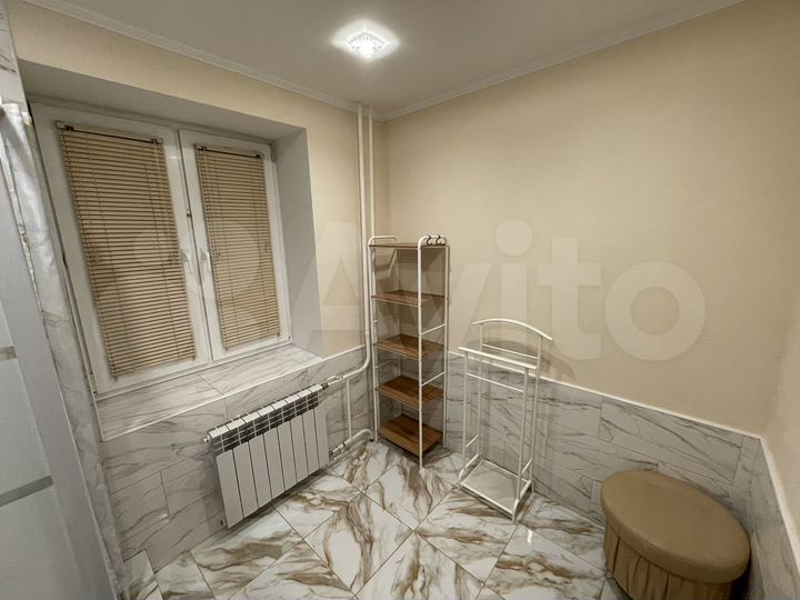 3-к. квартира, 80 м², 1/10 эт.