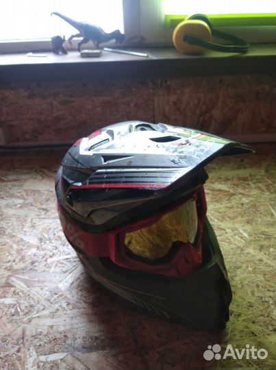 Кроссовый шлем