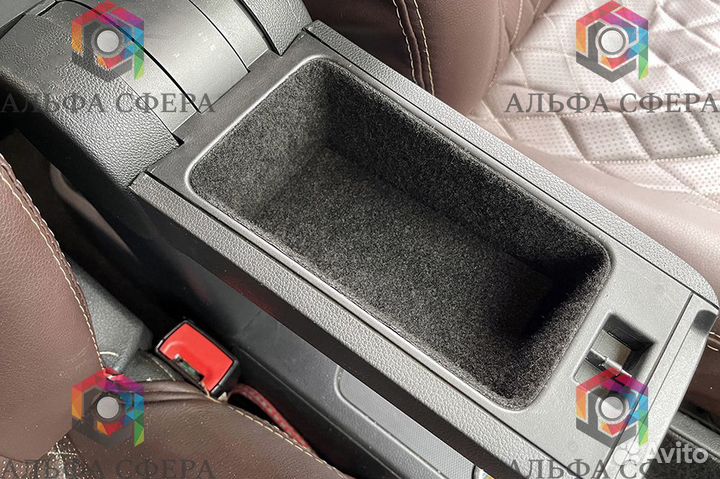 Обшивка подлокотника Skoda Rapid I 2012