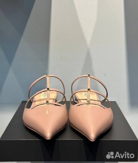 Туфли женские Valentino Garavani Rockstud