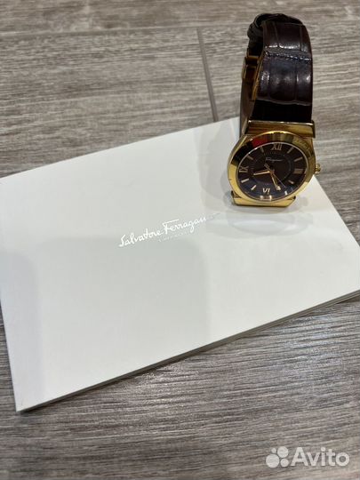 Часы Salvatore ferragamo