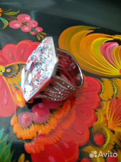 Кольцо Swarovski