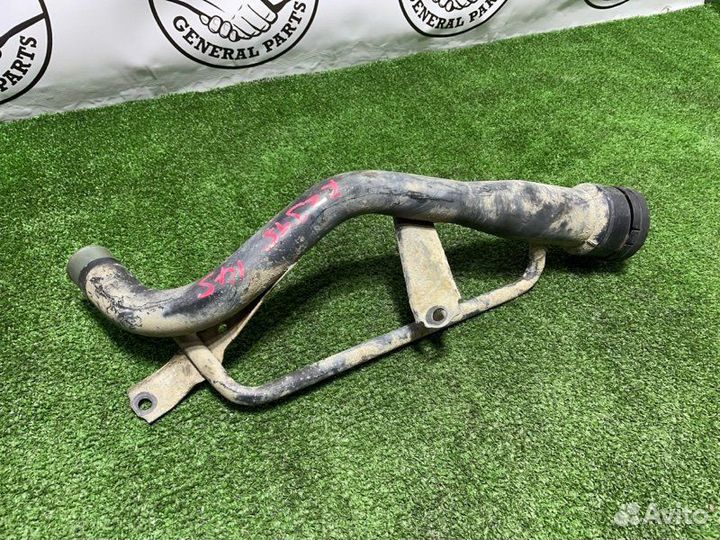 Горловина топливного бака Toyota Land Cruiser