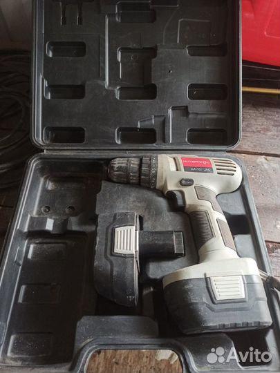 Шуруповерт интерскол