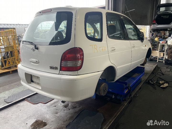 Петля капота Toyota Corolla spacio AE111N