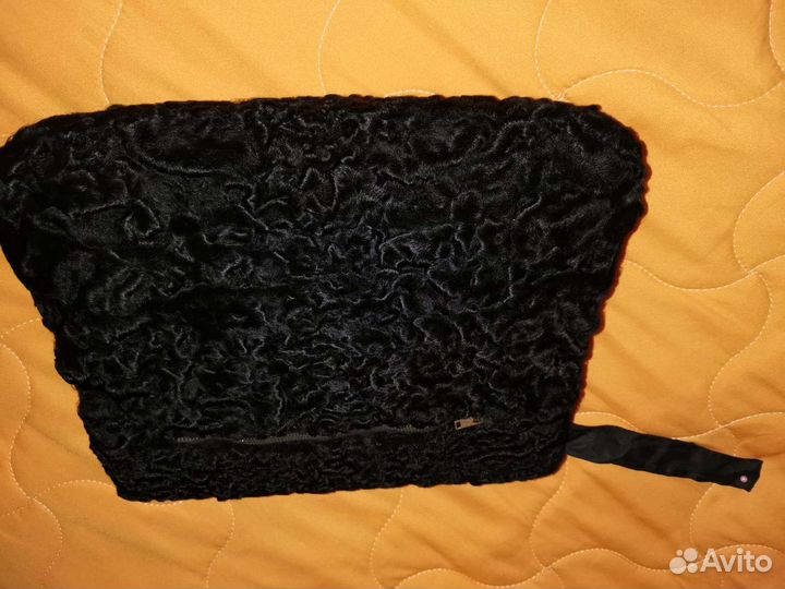 Каракулевая старинная новая муфта фрг