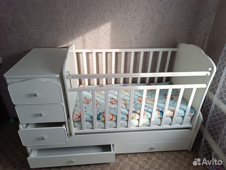 Кровать с маятником + комод с пеленальным столиком