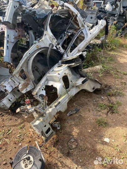 Четверть передняя правая Chrysler 300M 2002