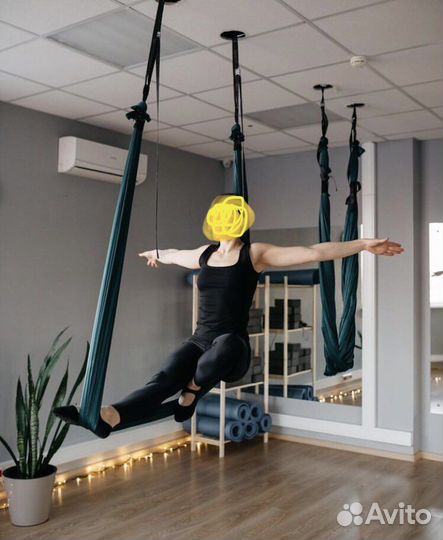 Йога/ гамаки изумрудного цвета